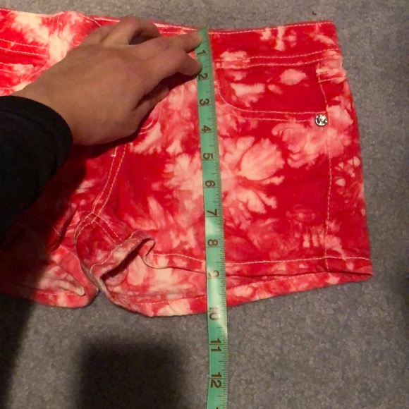Wallflower tie dye red shorts size 5 - Picture 8 of 8